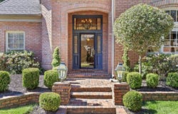 931 W RIVERWALK Dr, Memphis, TN 38120