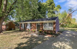 3901 Tally Ho Ct, Louisville, KY 40299