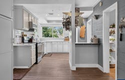 196 23rd St SE, Salem, OR 97301