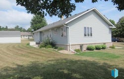 241 6th St, Chandler, MN 56172