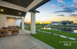 461 Midpoint Ave, Middleton, ID 83644