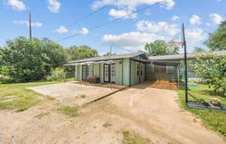 914 6th St, Blanco, TX 78606