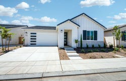 1640 Bloom Avenue, Clovis, CA 93619