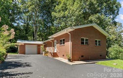 106 Holly Lane, Brevard, NC 28712