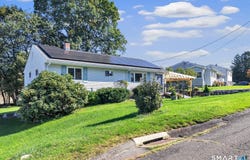 23 Alan Drive, Ansonia, CT 06401