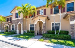 8936 W 35th Ln, Hialeah, FL 33018