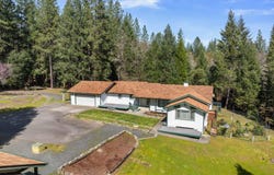 2276 Azalea Drive, Grants Pass, OR 97526