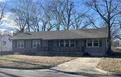 925 N Elm Street, Nevada, MO 64772
