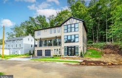 810 MAPLE Lane, ASTON, PA 19014