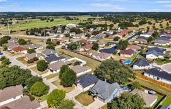 206 Cailin Ct, Burnet, TX 78611