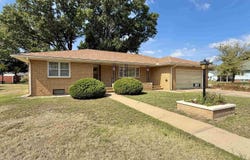 207 S Park Ave, Pretty Prairie, KS 67570