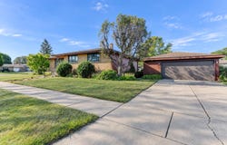 9500 Lilac Lane, Munster, IN 46321