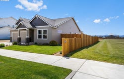 1132 NW GOLF COURSE Dr, Madras, OR 97741