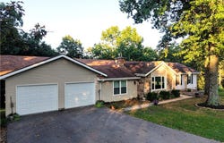 10527 Wildwood Dr, Versailles, MO 65084