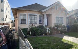 1258 W 36th St, Los Angeles, CA 90007