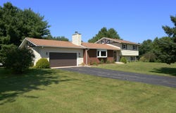 6715 S Oak Grove Road, Harvard, IL 60033
