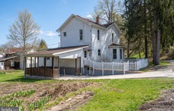 449 S 3RD Street, OAKLAND, MD 21550