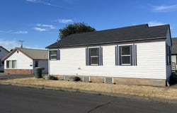 619 ROBBINS St, MiltonFreewater, OR 97862