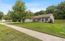 469 Country Meadows Drive NE, Comstock Park, MI 49321