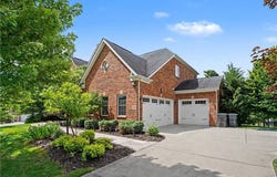 303 Connemara Ct, Mars, PA 16046