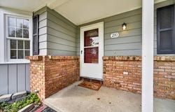 210 Chanticleer Trail, Lansing, MI 48917