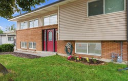 5210 S 900 E, Murray, UT 84117