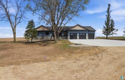 595 County Highway 4, Beaver Creek, MN 56116