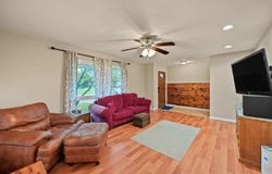 2213 Mayfair Dr, Salina, KS 67401