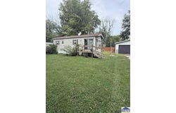 323 E Franklin Street, Farmersburg, IN 47850