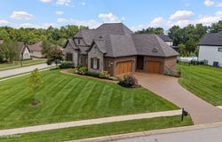 18101 Bellavista Pl, Louisville, KY 40245
