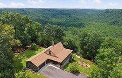 583 Cliff Park Rd, Monterey, TN 38574