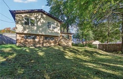 1302 East Avenue, Akron, OH 44307