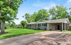 143 Broad St, Gilbertown, AL 36908