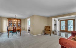 177 The Paddock, Buffalo, NY 14221
