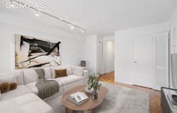 240 E 55th Street, New York, NY 10022
