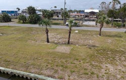 151 W 8th Ave, Horseshoe Beach, FL 32648