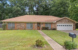 409 Woodway Ln, Longview, TX 75605