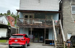 503 River St, Gassaway, WV 26624