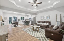 112 Twin Lakes Ln, Bastrop, TX 78602