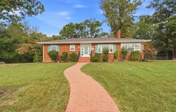 3612 Parkwood Dr, Roanoke, VA 24018