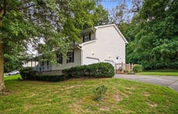 13 Richland Drive, Hurricane, WV 25526