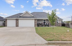 393 E Lombardy Drive, Republic, MO 65738