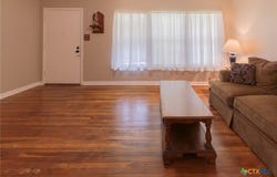 2001 E Rosebud Avenue, Victoria, TX 77901