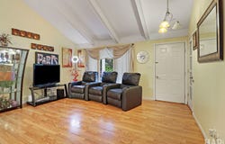 214 Augusta Drive, McHenry, IL 60050