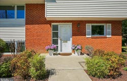 2 LORRE CT, ROCKVILLE, MD 20852