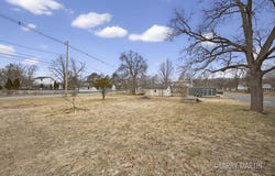 222 S Division Street, Lowell, MI 49331