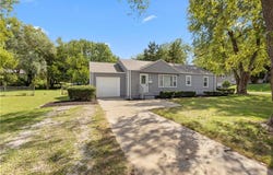 5433 Willow Avenue, Raytown, MO 64133