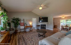 402 S Elisa Lane, Hubert, NC 28539