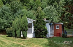 1384 E Staggs Creek Road, Lansing, NC 28643