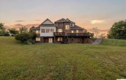 561 S 26th Road, Syracuse, NE 68446